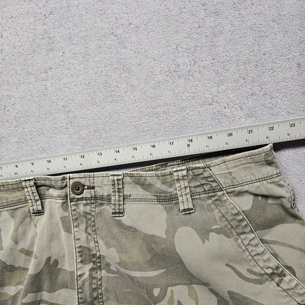 Wrangler Cargo Shorts Men 46 Green Camouflage Stretch Relaxed Fit Hiking Outdoor